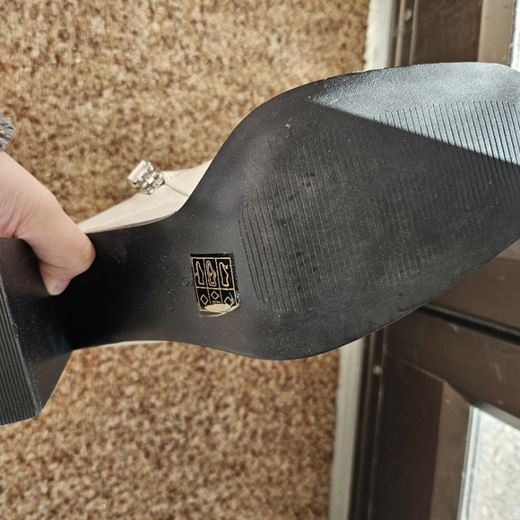 Princess Polly White Ankle Boots - Picture 3 of 5